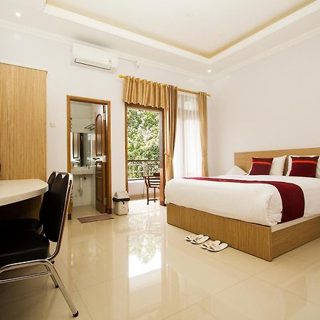 Banua Raya Homestay Yogyakarta Extérieur photo