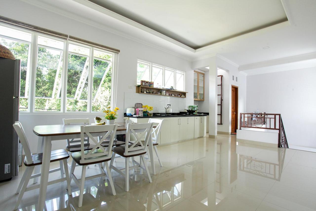 Banua Raya Homestay Yogyakarta Extérieur photo
