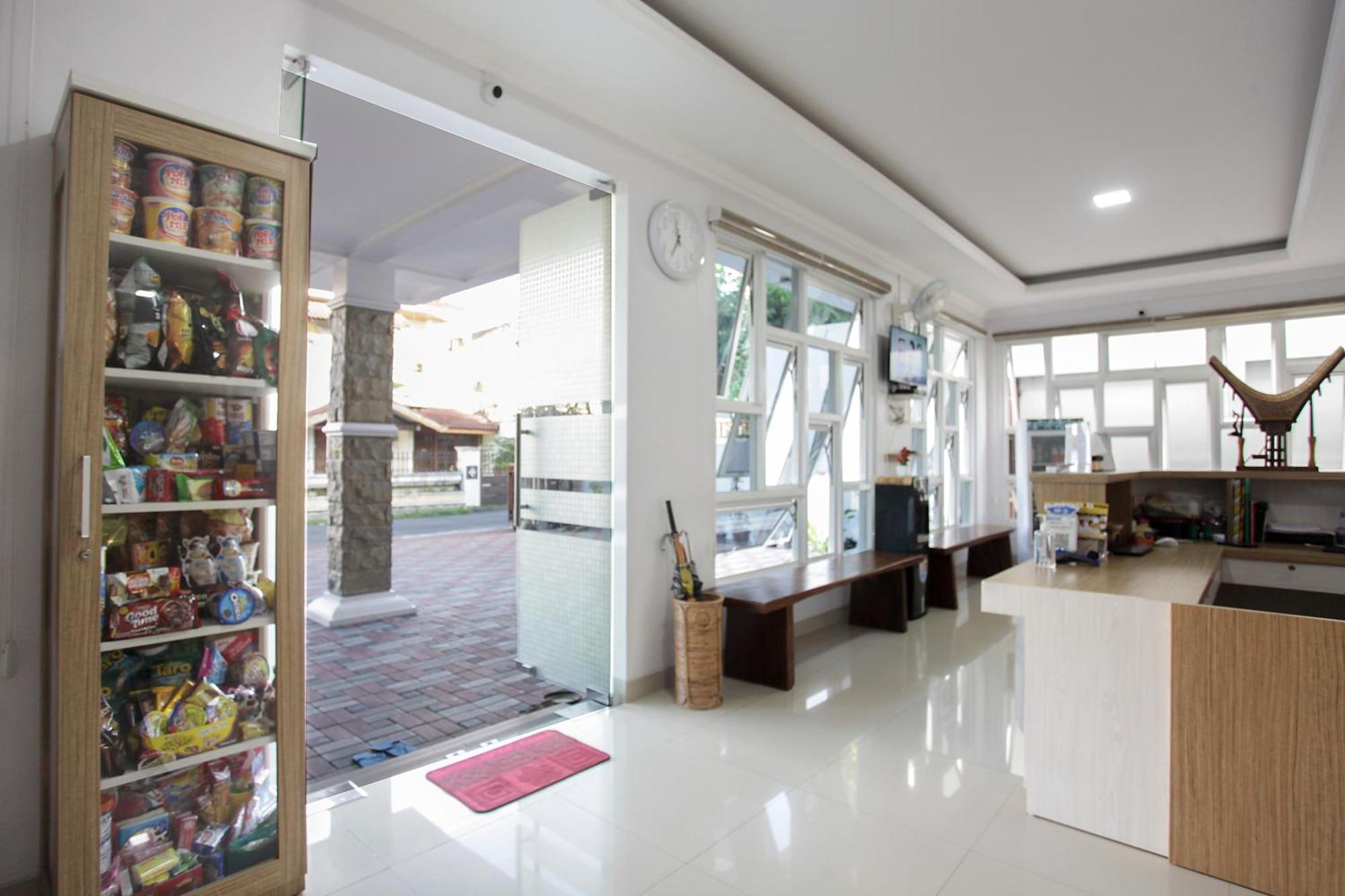 Banua Raya Homestay Yogyakarta Extérieur photo