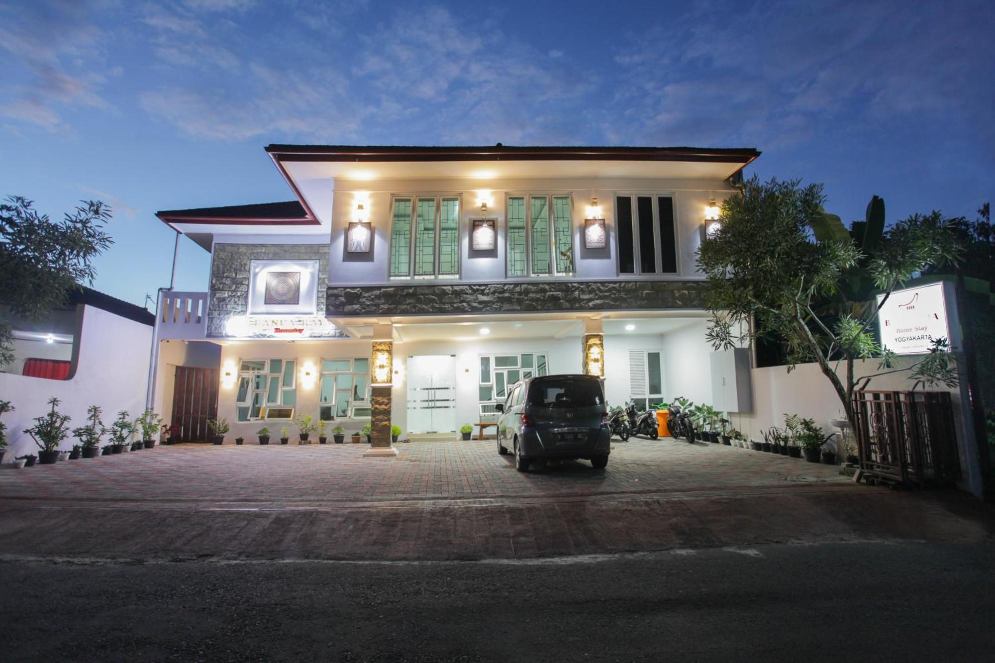 Banua Raya Homestay Yogyakarta Extérieur photo