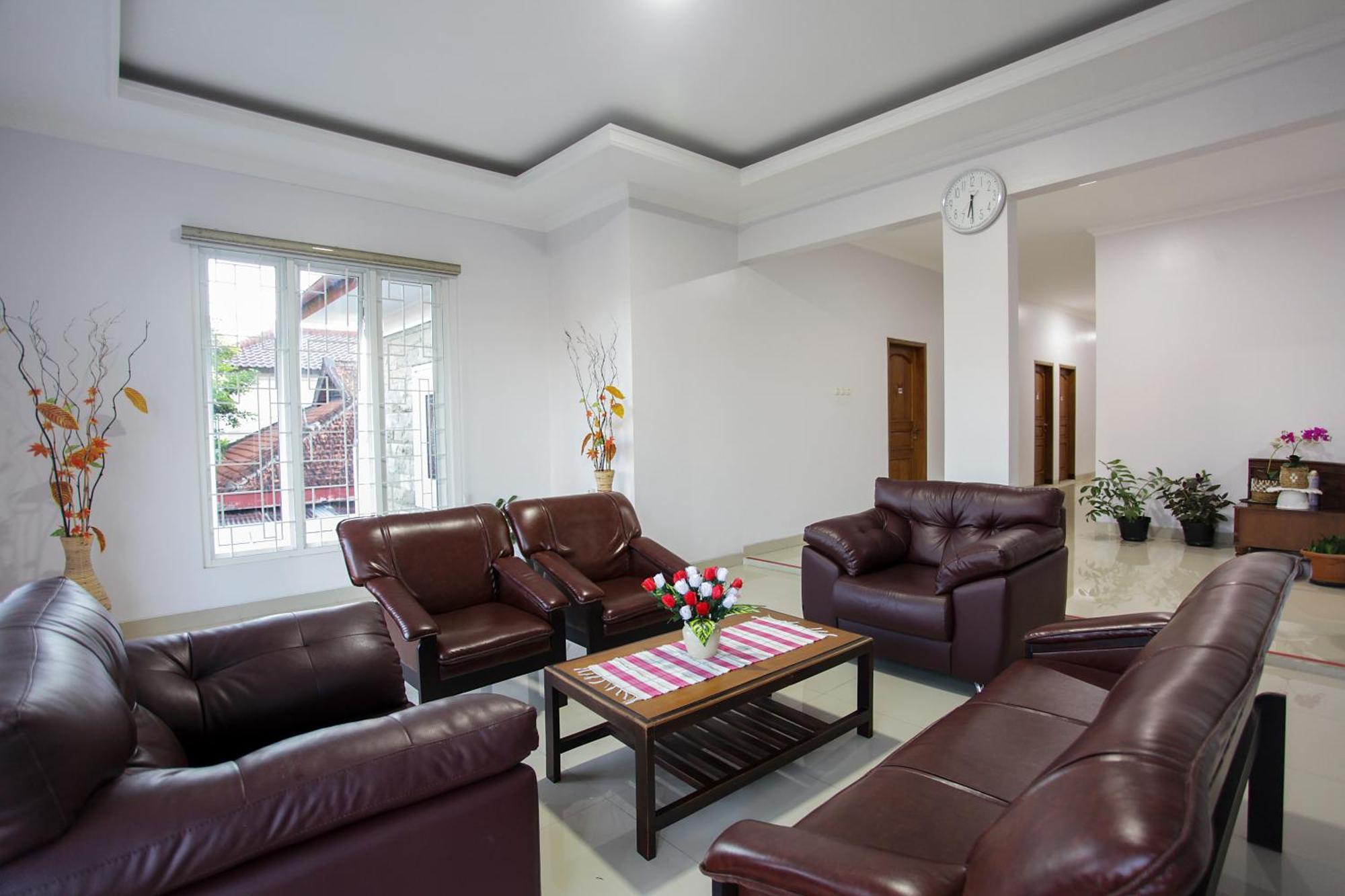 Banua Raya Homestay Yogyakarta Extérieur photo